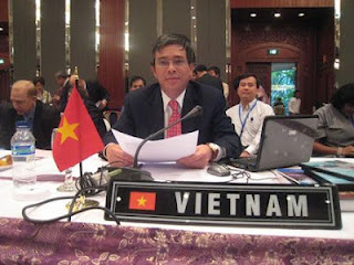 ຮອງລັດຖະມົນຕີການຕ່າງປະເທດ Pham Quang Vinh ຕອບສຳພາດກ່ຽວກັບ COC